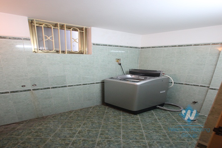 Cheap house for rent in Dang Thai Mai st, Tay Ho, Ha noi